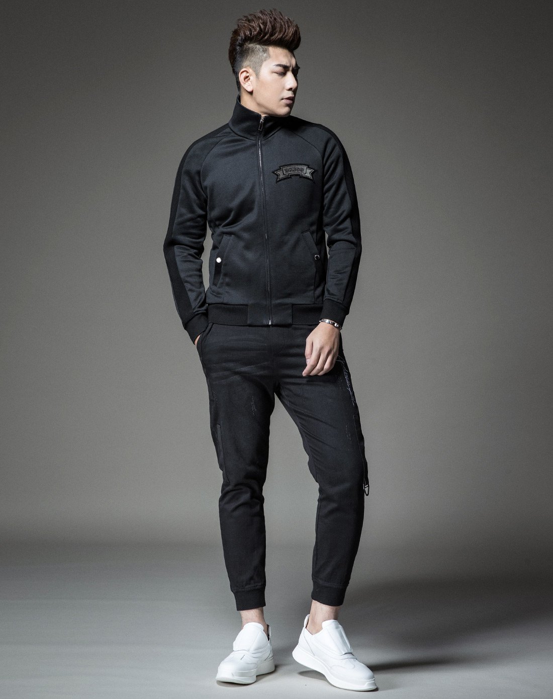 圣希梵2018春季新款男式拼接设计立领夹克外套