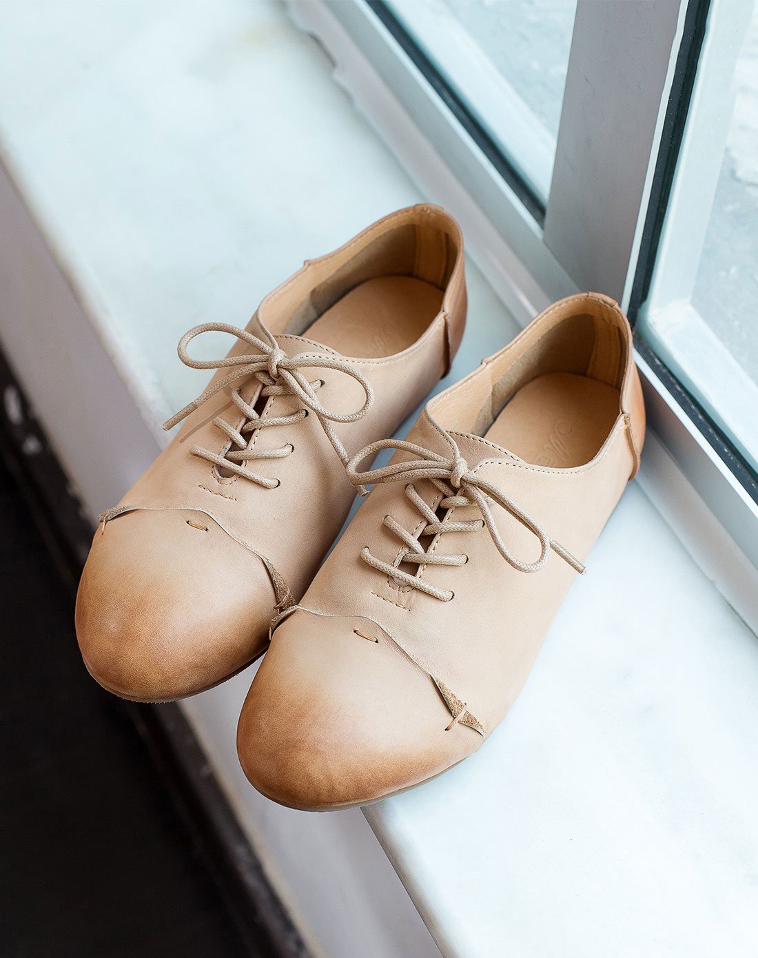 春秋牛皮平低跟圆头系带休闲单鞋舒适复古女鞋擦色做旧