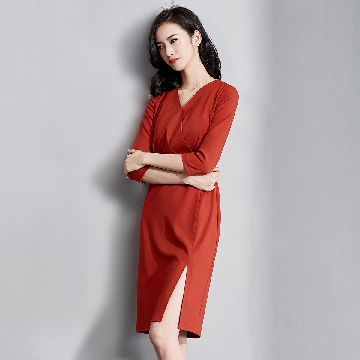 18年秋新品 梵希蔓秋装2018新款女连衣裙遮肚v领中长裙气质优雅七分袖