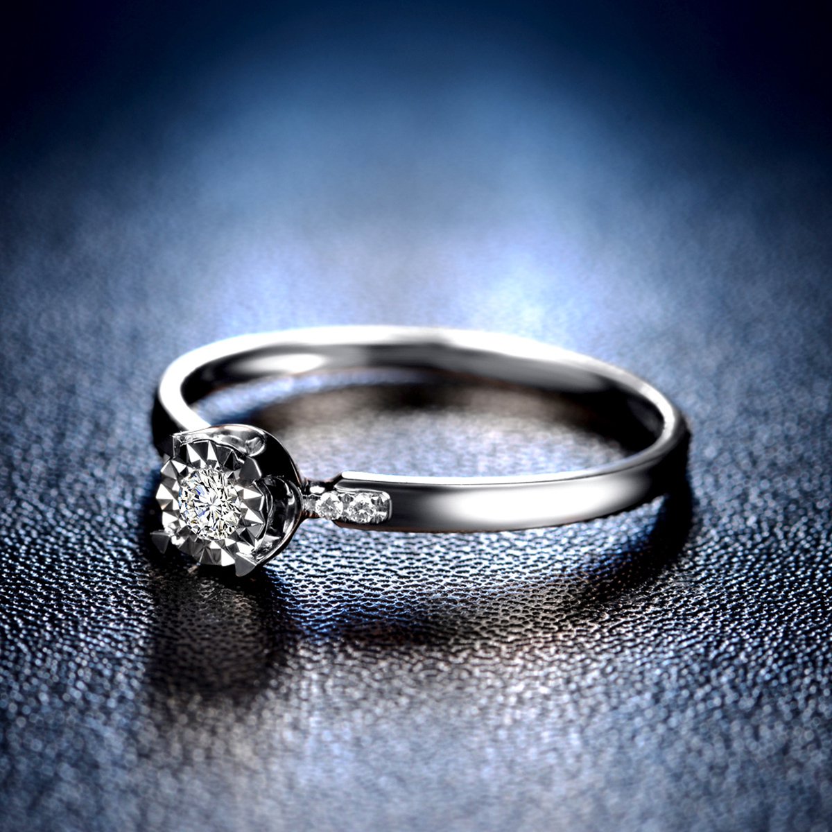 佐卡伊 波点 30分效果精湛车花镶嵌显钻工艺戒指钻石女戒钻戒