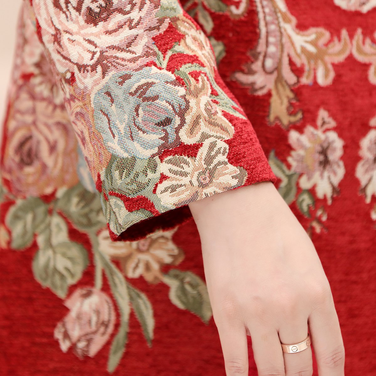 台格中年女装妈妈装春秋季富贵牡丹花纹气质圆领大衣