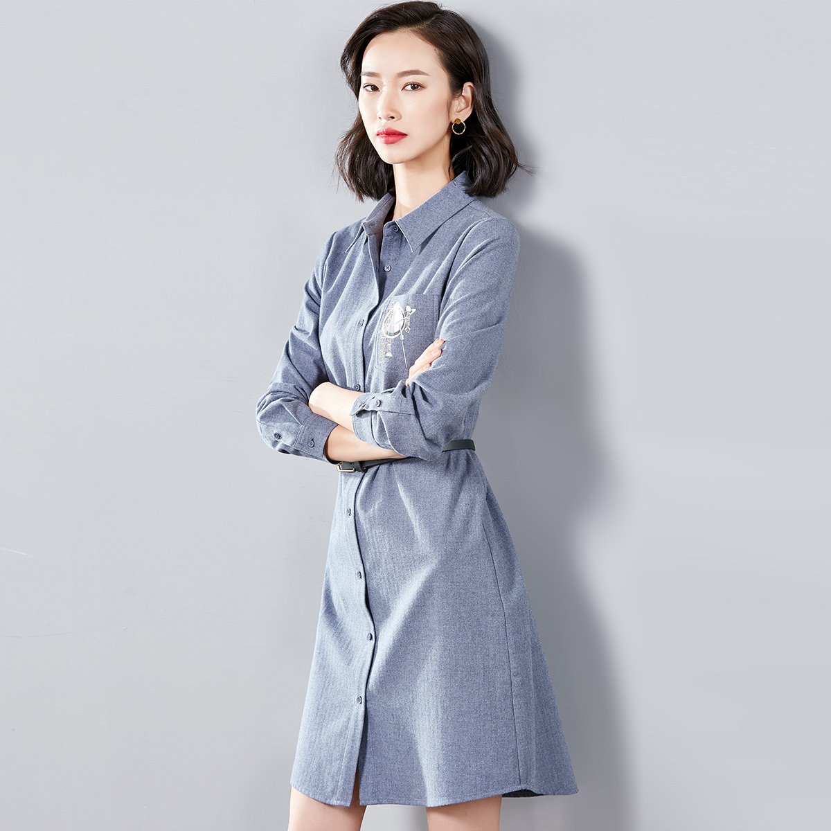 18年秋新品 梵希蔓灰蓝色衬衫裙女中长款2018秋季新款宽松休闲印花