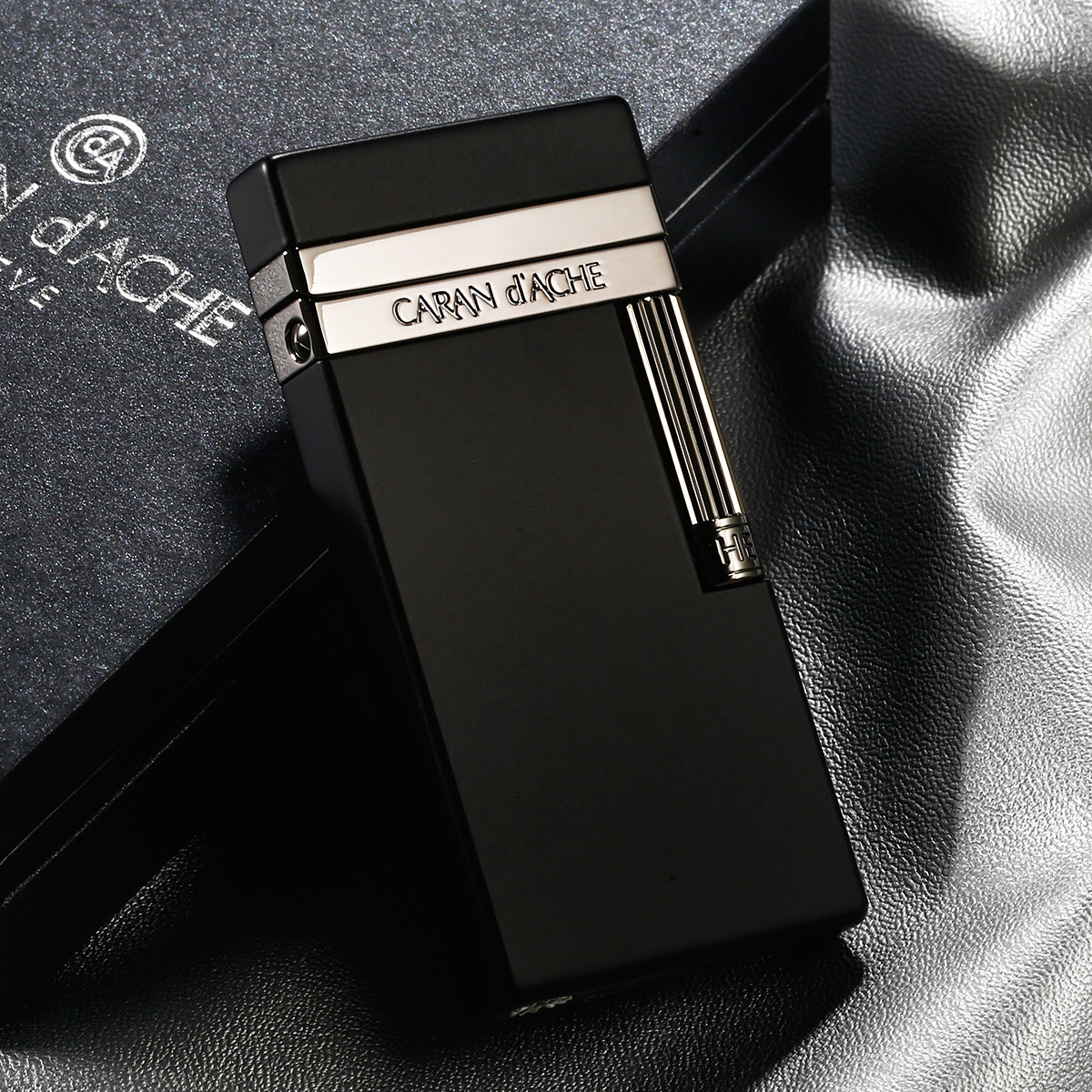 打火机 caran d'ache凯兰帝-充气打火机奢华黑 高档奢华打火机