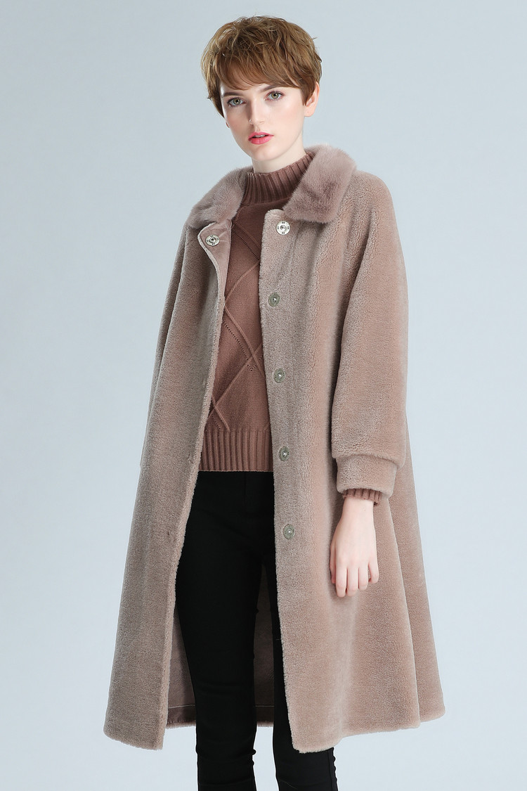 今典女款水貂毛领颗粒绒羊毛外套