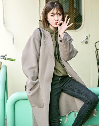 韩都衣舍 2018冬季新款韩版女装外套文艺翻领纯色中长款口袋双面尼