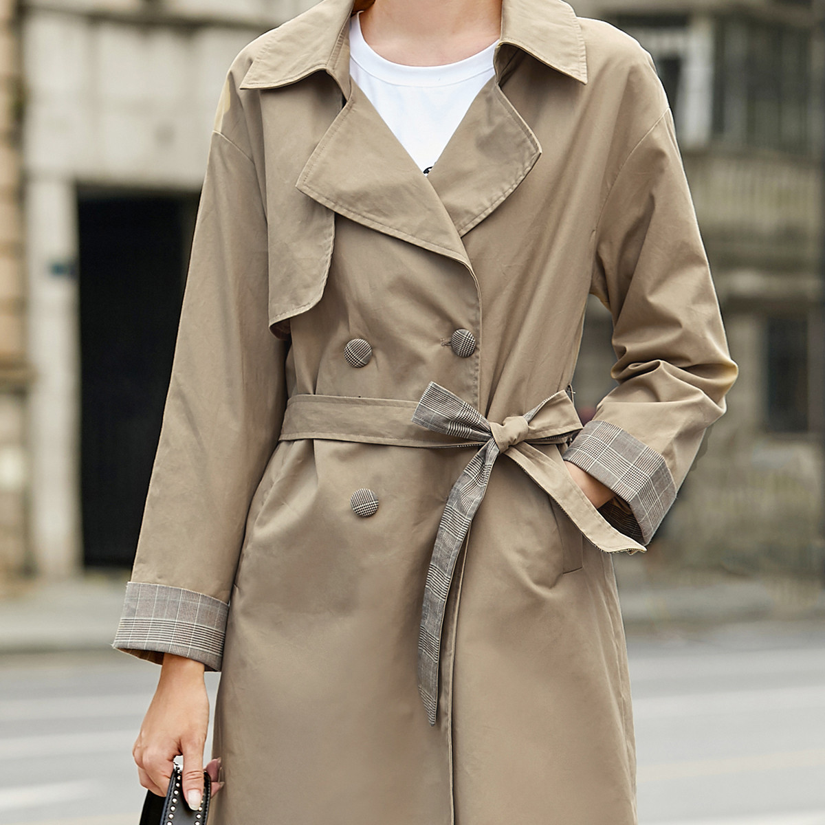 2019新品女款翻领翻折袖口拼接格纹系带干练中长款风衣