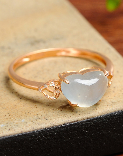 18k金伴钻镶翡翠a货冰润心形玉戒指/翡翠戒指附证书