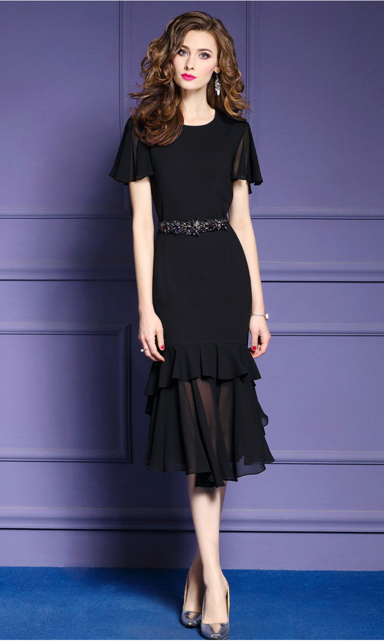 边裙子中长菲梦伊连衣裙 适用季节: 夏 裙型: 荷叶裙 腰型: 中腰 款式