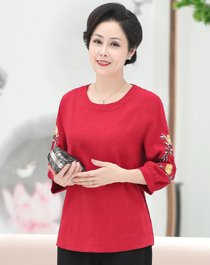 2019新款简单休闲古典绣花经典圆领长袖t恤妈妈装中老年女装