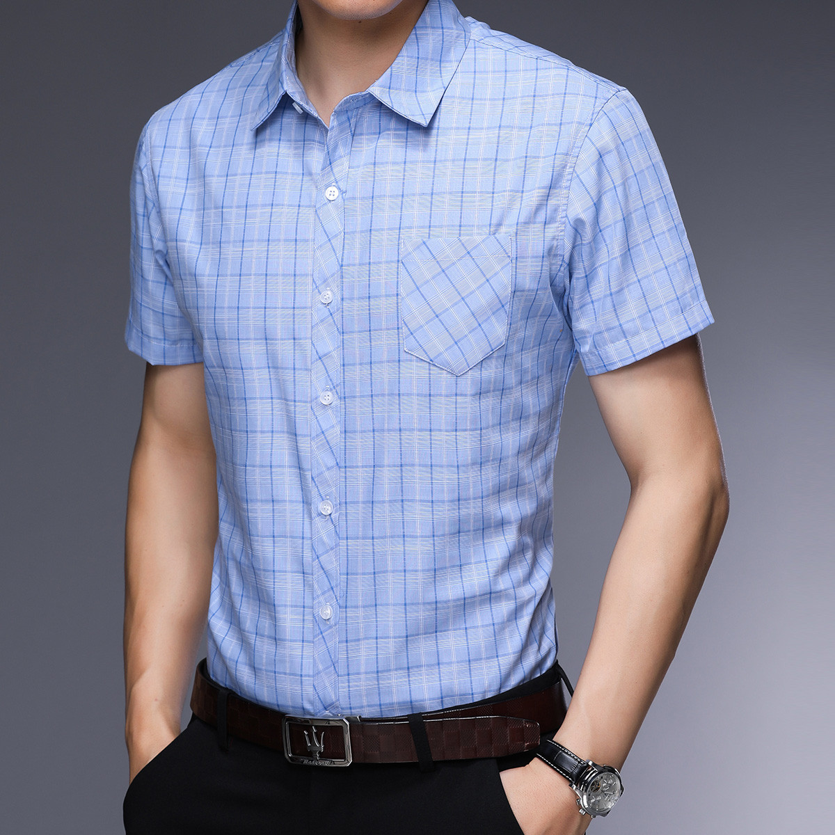 新款 夏季男式格子衫青年方领日常便服商务休闲无弹耐磨短袖衬衫