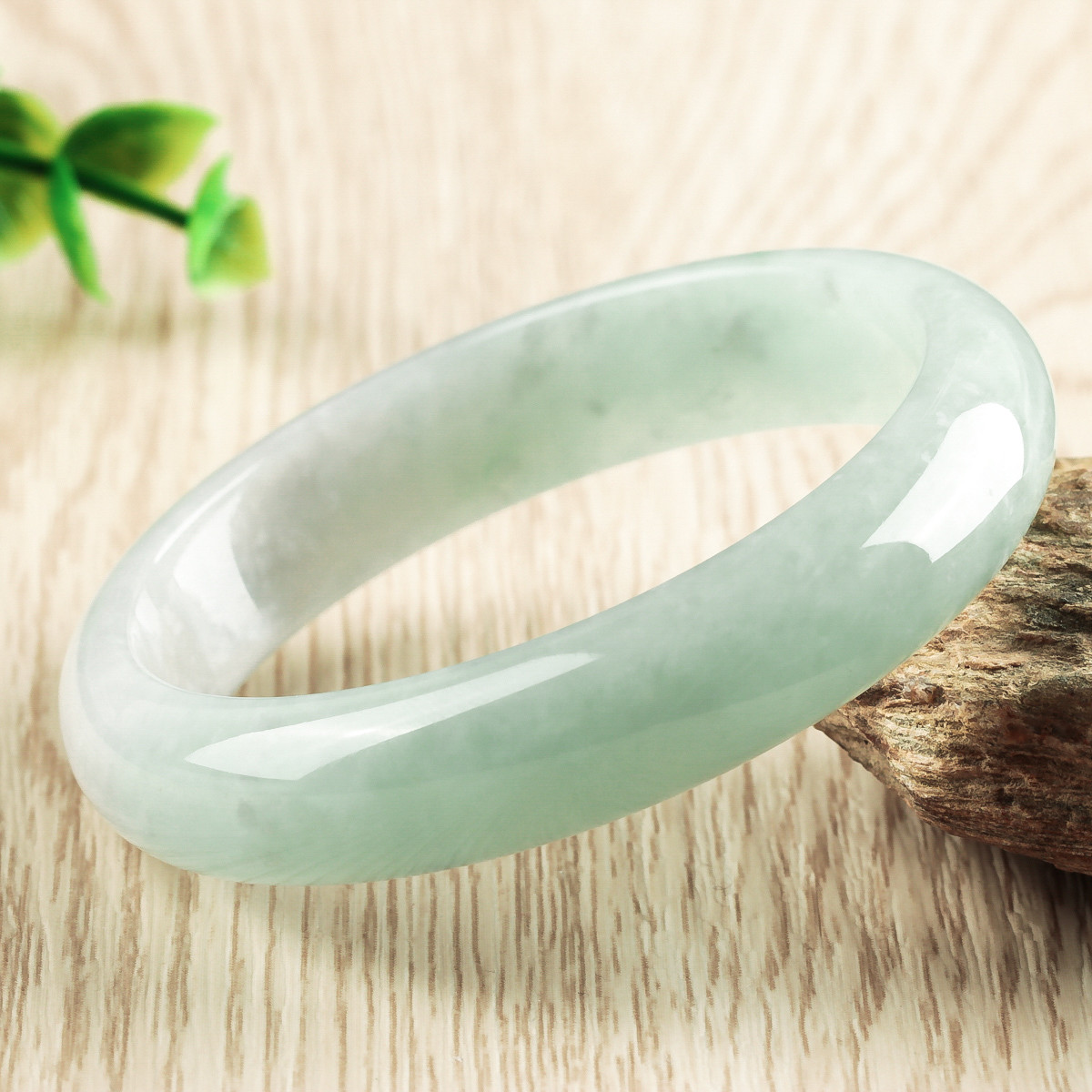 紫气东来 天然冰糯种冰透浅绿飘雪花棉絮翡翠手镯/多圈口玉手镯