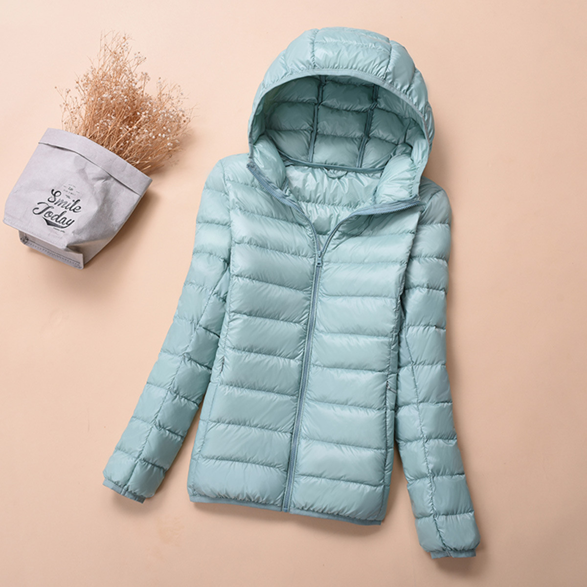 2019秋冬轻薄羽绒服女时尚简约休闲百搭连帽保暖轻羽绒外套