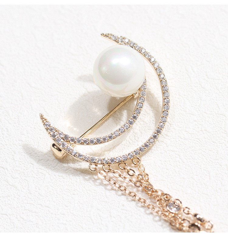 月明珠【高亮珍珠月亮胸针女】防走光流苏气质高档别针收腰神器