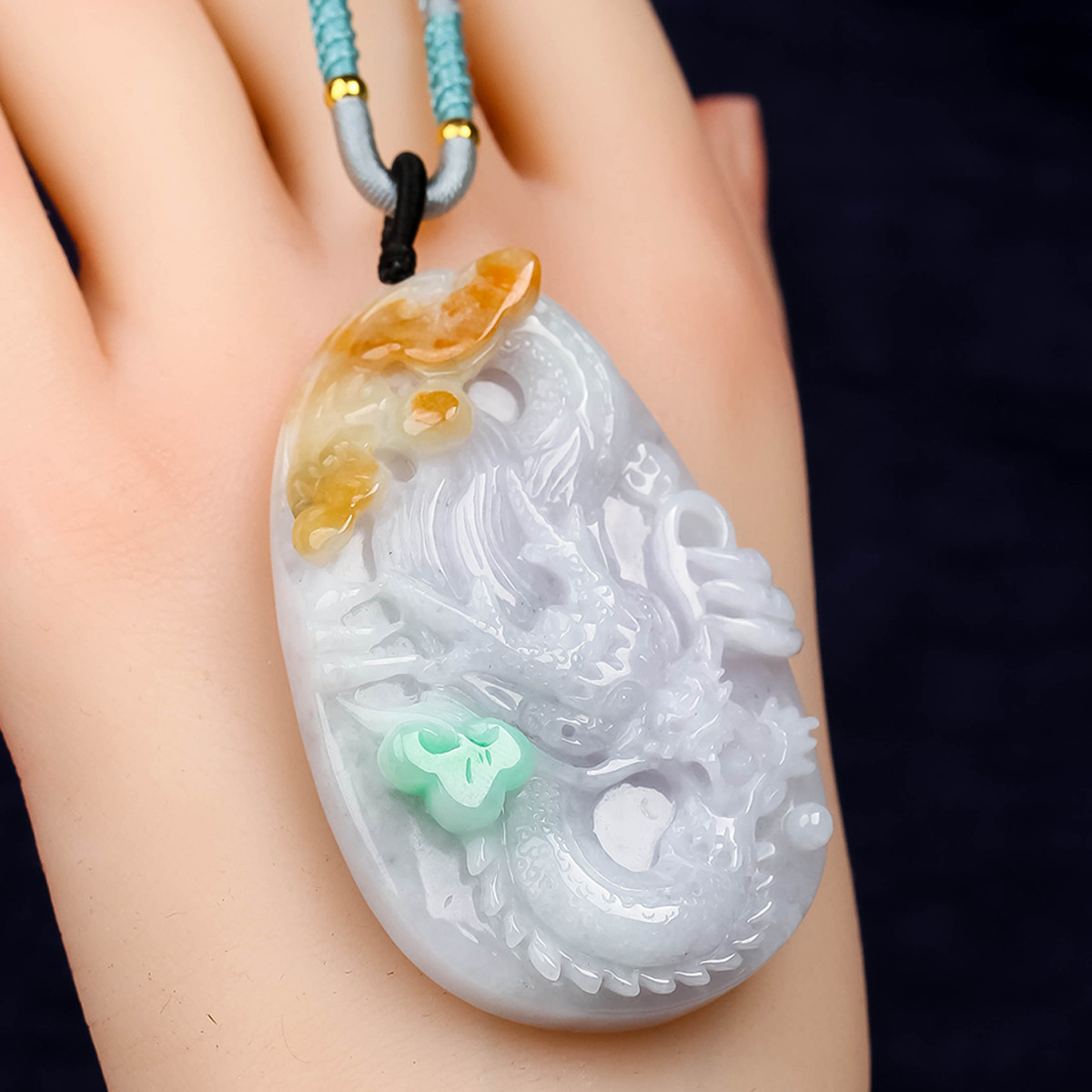 【精选好礼】冰润三彩俏雕龙牌a货翡翠吊坠/龙玉吊坠