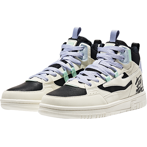 ���Ƕ��� ����˫��Ů���Ь�߰�ʱ����ĥ�˶�����Ь�ٴ�