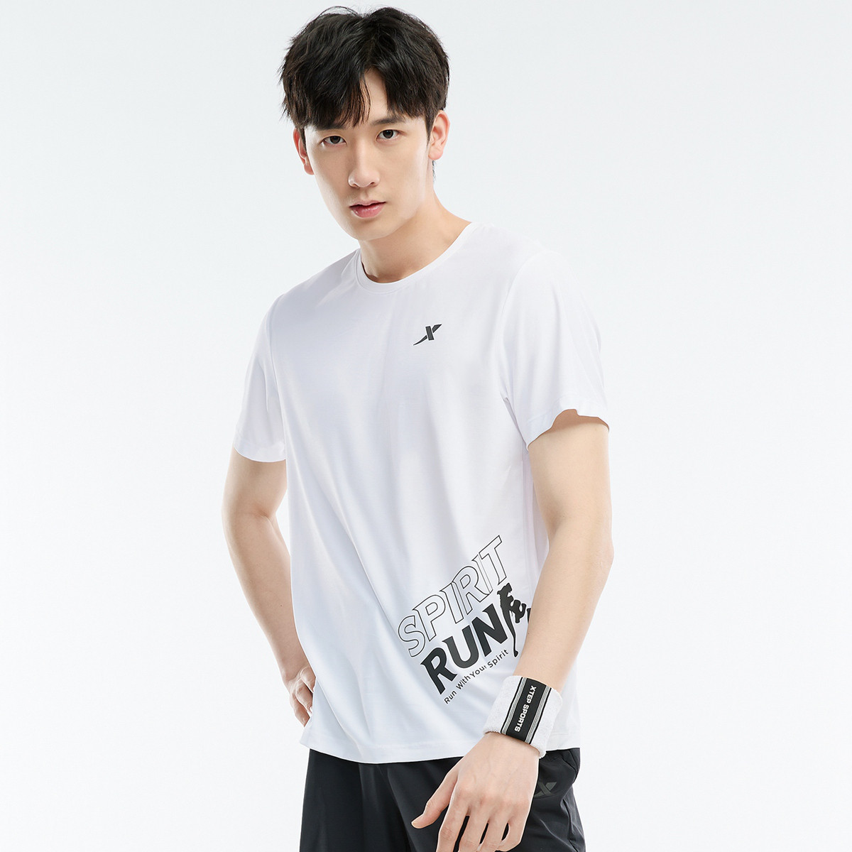 男短袖针织衫潮流百搭跑步冰丝透气舒适男圆领短t运动t恤