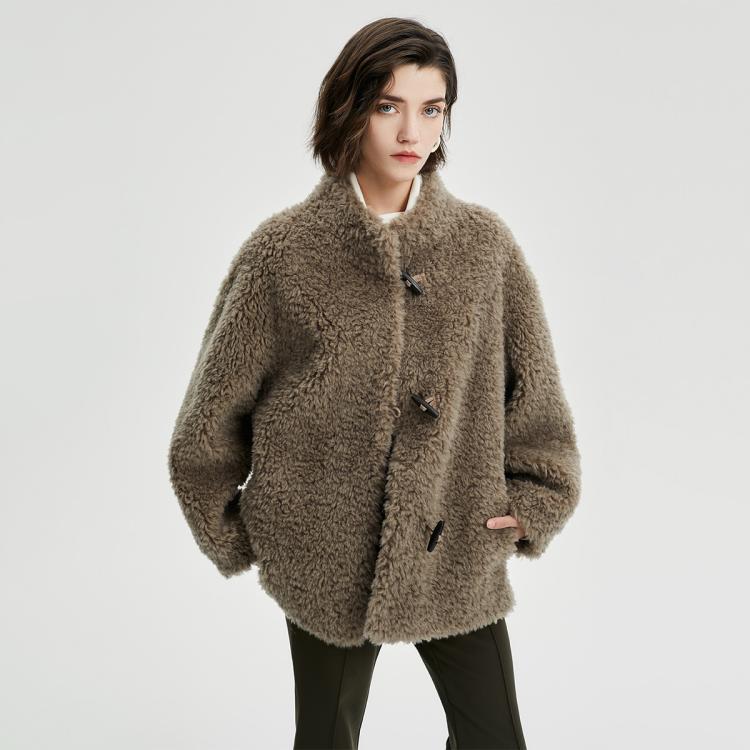 BADGLEY MISCHKA 【羊毛系列】复合皮毛一体女上衣冬牛角扣立领羊毛皮草外套