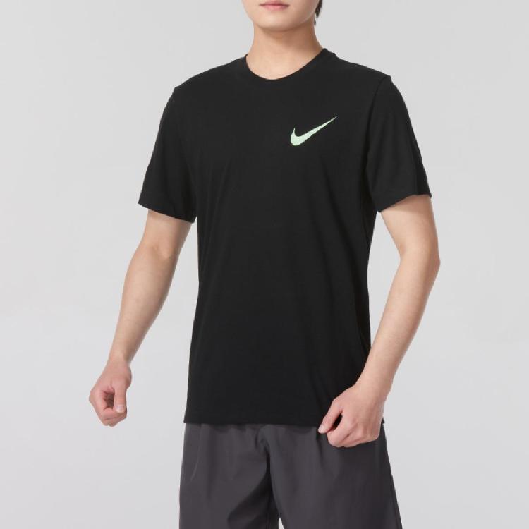 Nike 户外健身运动2024年男装透气圆领运动t恤 In Black