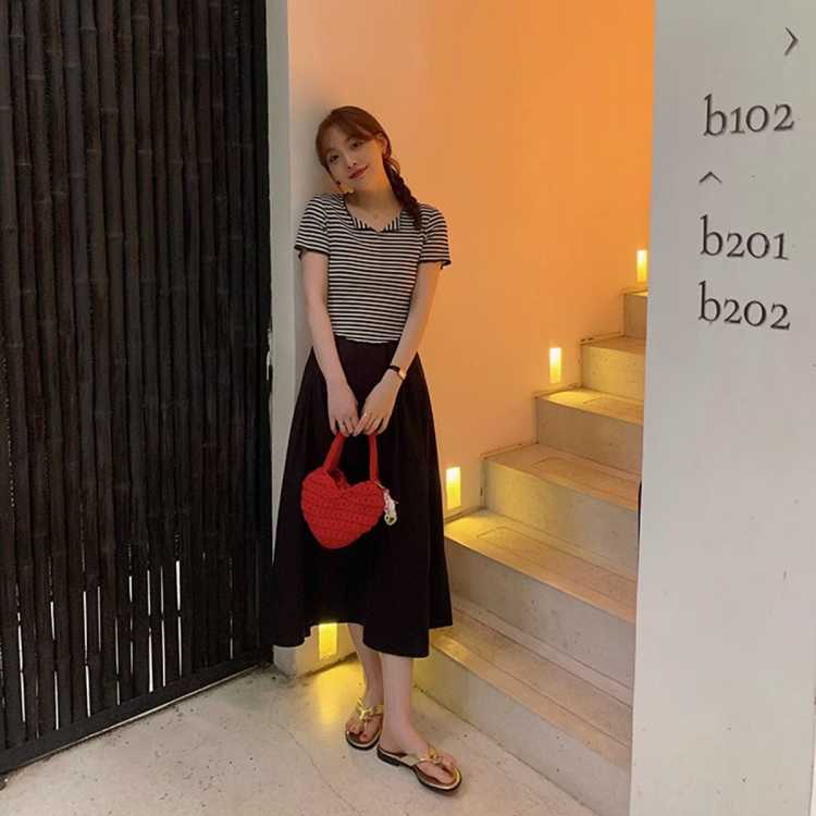 ��MOMO ���ձ�С�����ļ������A�ְ���ȹ ɡȹ 96Ԫ