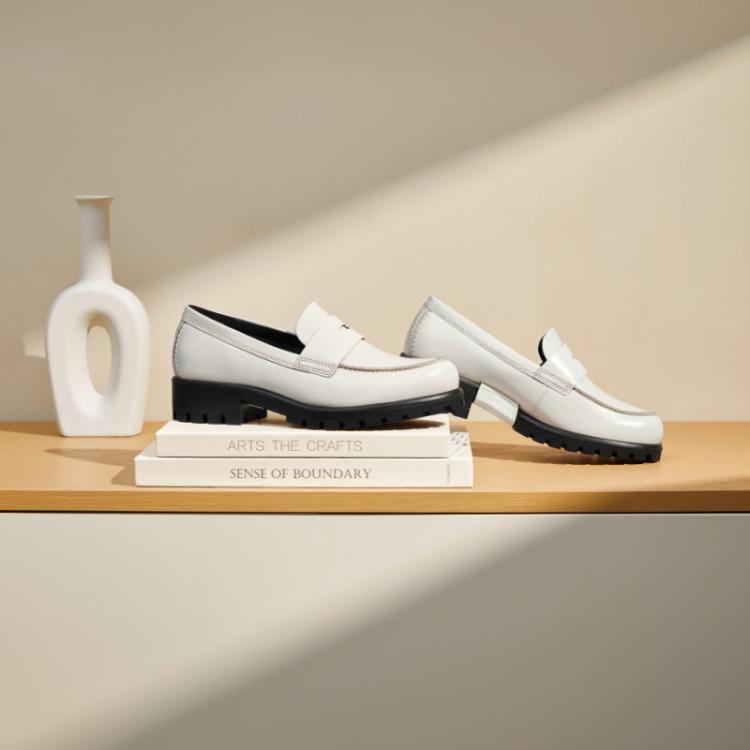 ECCO 乐福鞋女单鞋牛皮倪妮同款摩登490013