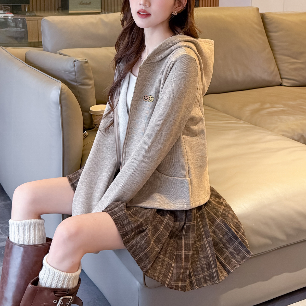 ������Ʒ Ŵ������Ů�� 2026���＾ �׷����������˶����¿��� 80.5Ԫ