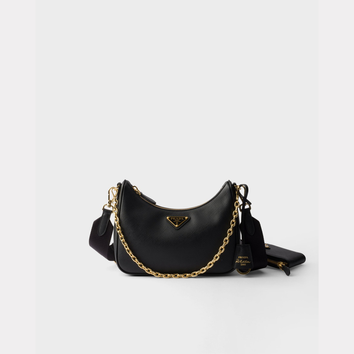 PRADA Re-EditionSaffiano 正面涂珐琅三角形金属徽