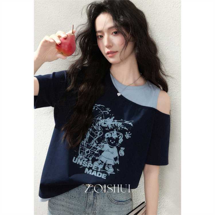 张汽水 2026夏季新款藏青色假两件露肩短袖T恤女设计感时尚女上衣