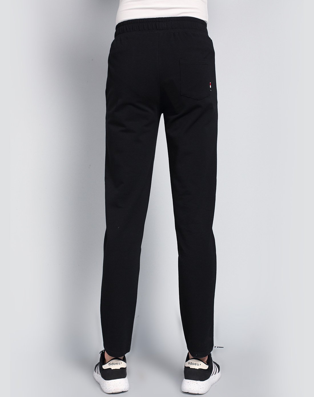 男士时尚运动裤黑色