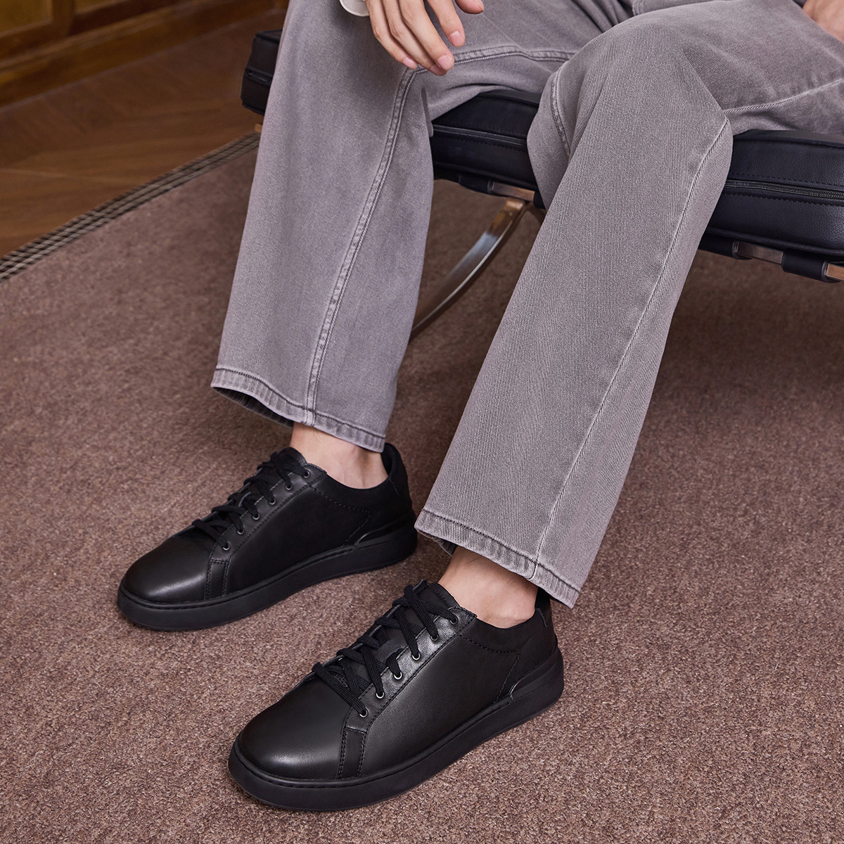 clarks Clarks其乐男士简约光面牛皮休闲运动板鞋男休闲鞋