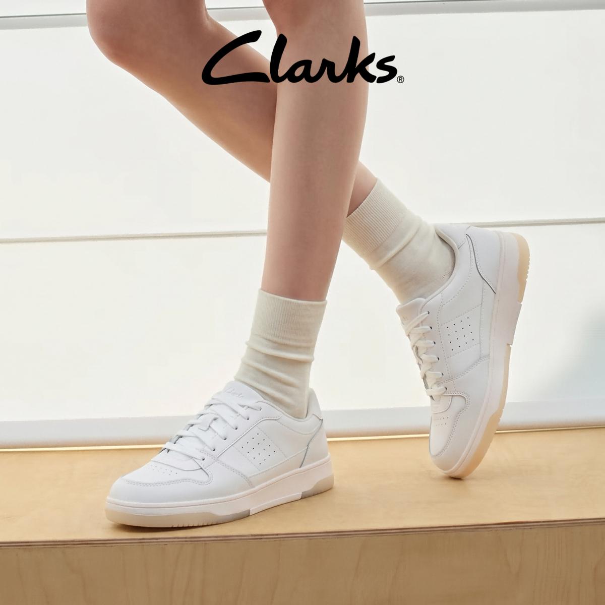 clarks Clarks其乐女士简约时髦透气小白鞋休闲运动板鞋