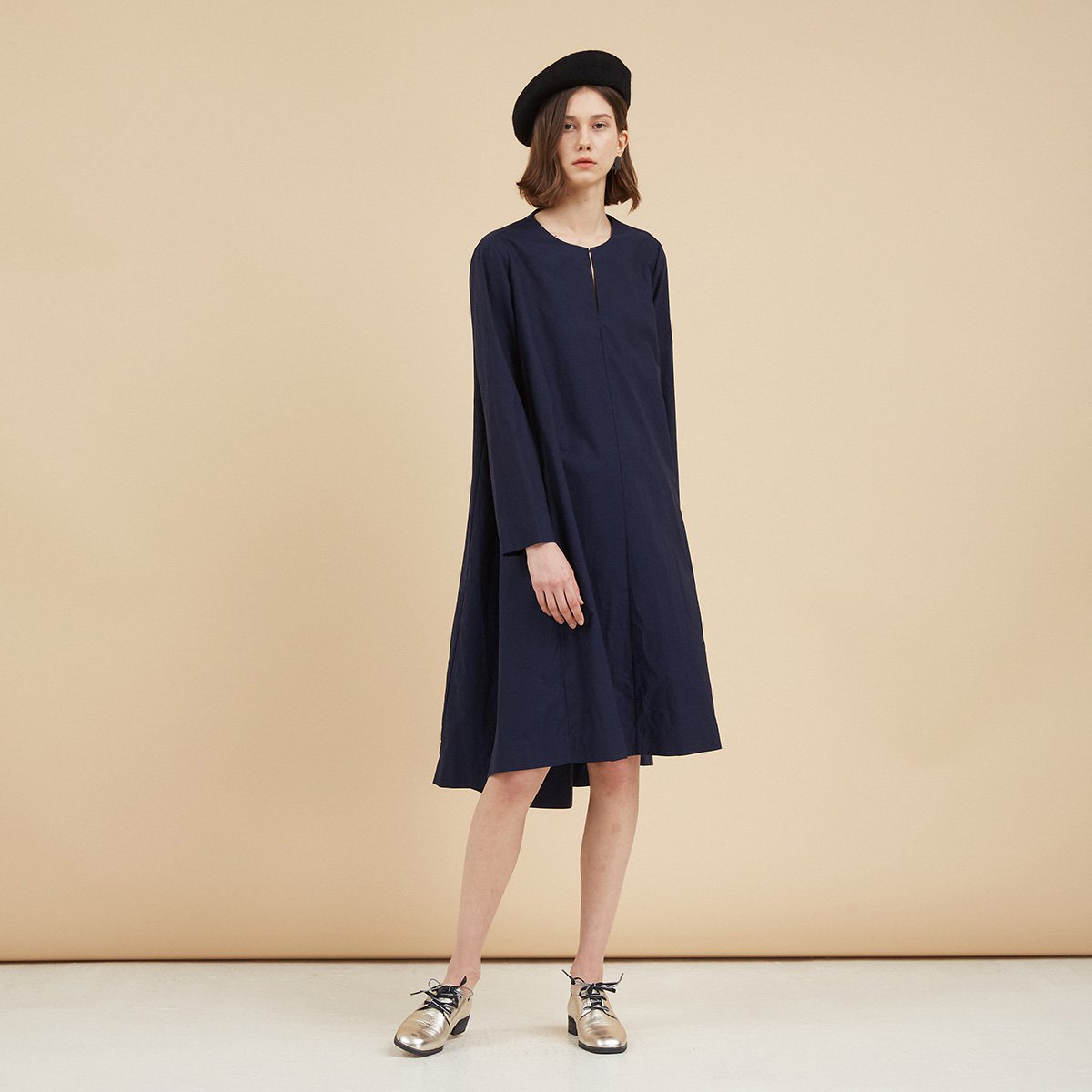 噢姆aum 秋冬气质优雅简约a摆宽松显瘦棉质女士长袖连衣裙