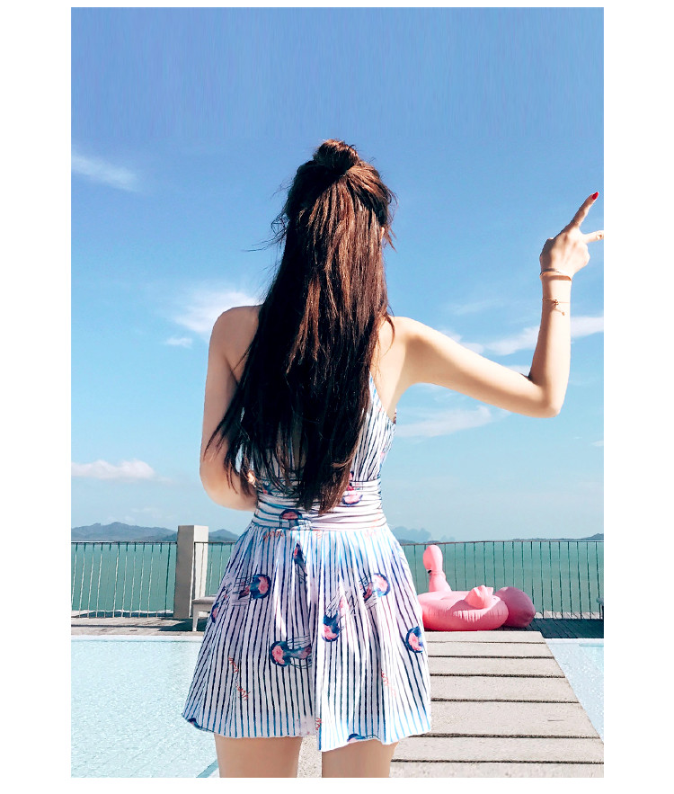 度假泳衣女款保守连体 遮肚显瘦 露背性感泳衣 女士泳衣
