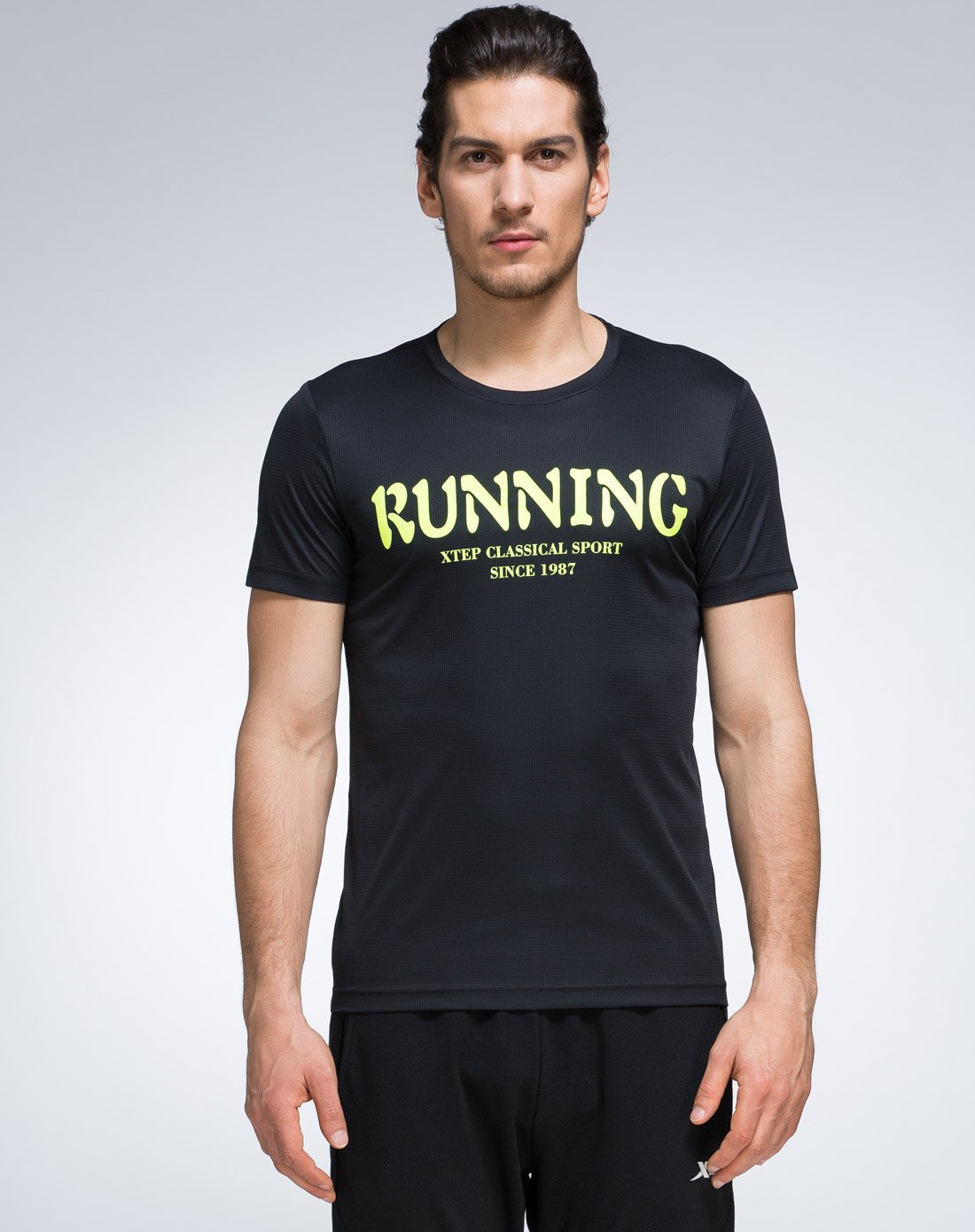 特步xtep 时尚运动 男款短袖t恤