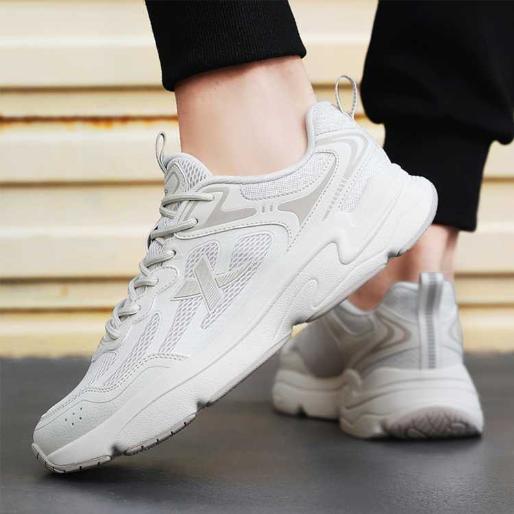 �ز� �����꡿���ܷ��ϵ�Ьʱ�аٴ�������Ь����͸����ĥ�˶�Ь��Ь�� 139Ԫ