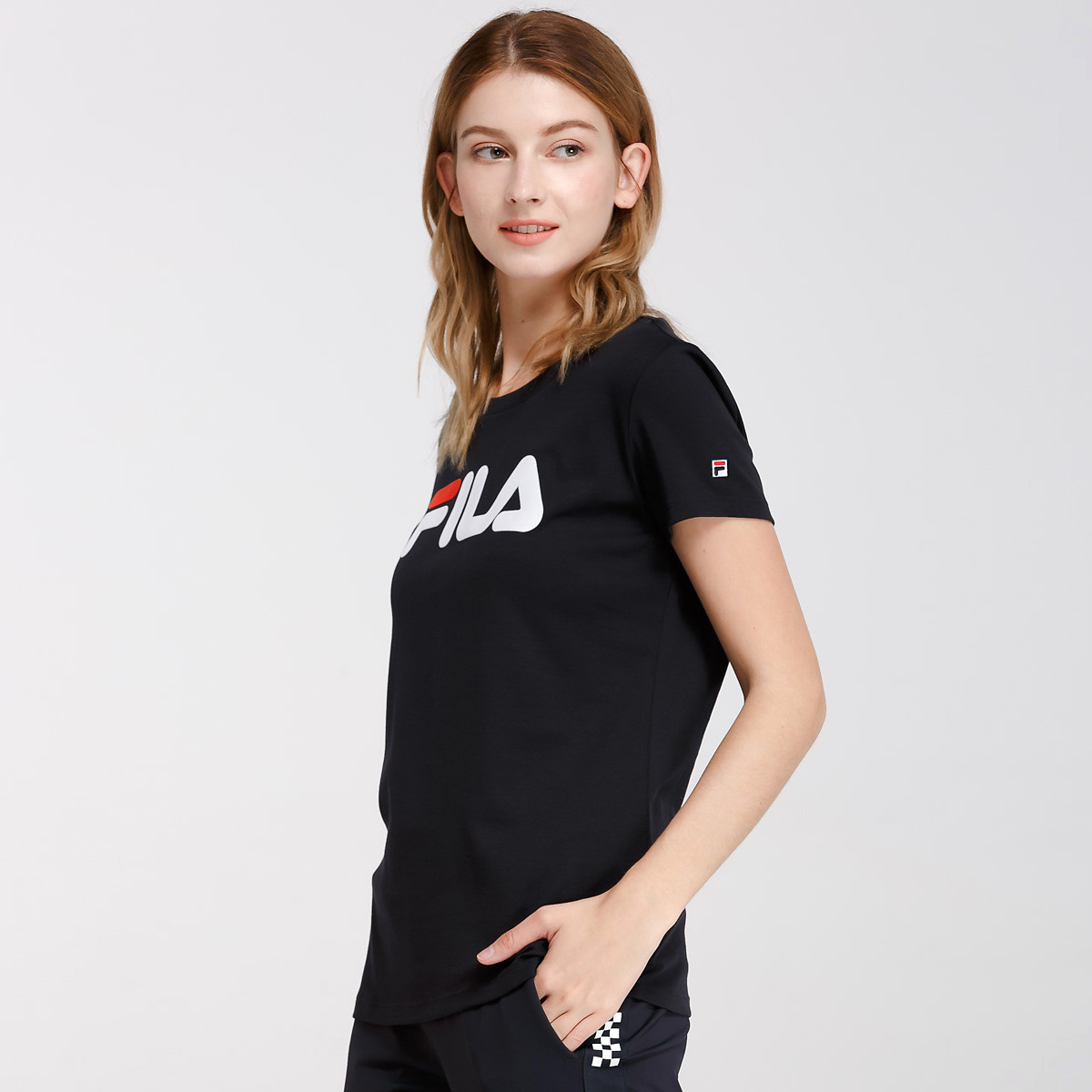 斐乐女装大logo圆领休闲百搭时尚潮流运动青春活力女式短袖t