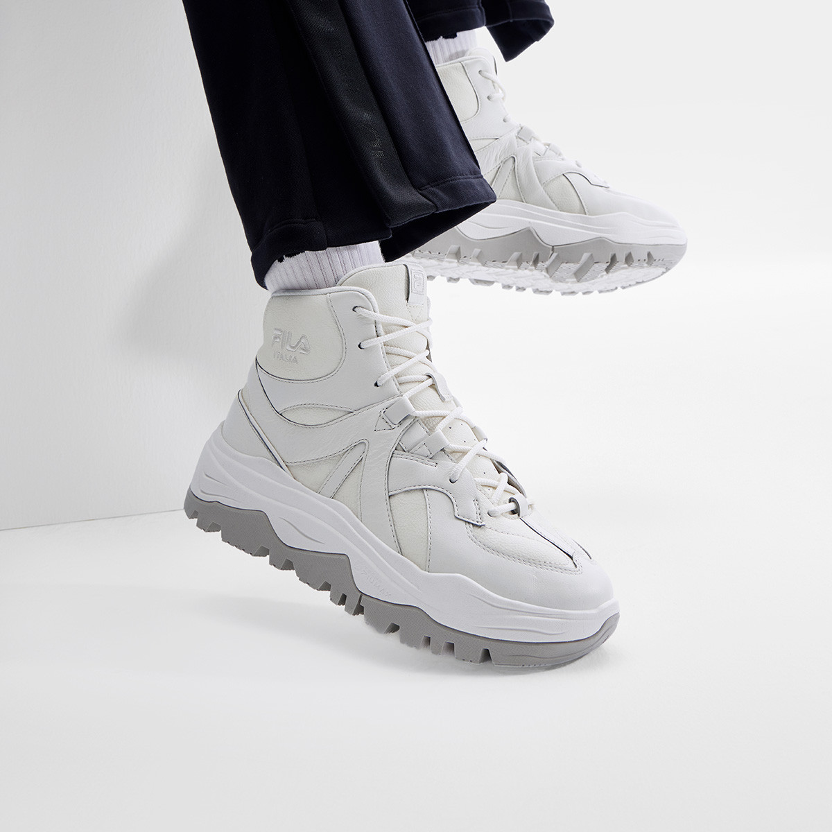 FILA 【AMICA】女鞋女休闲鞋女轻便舒适高帮日常摩登运动鞋