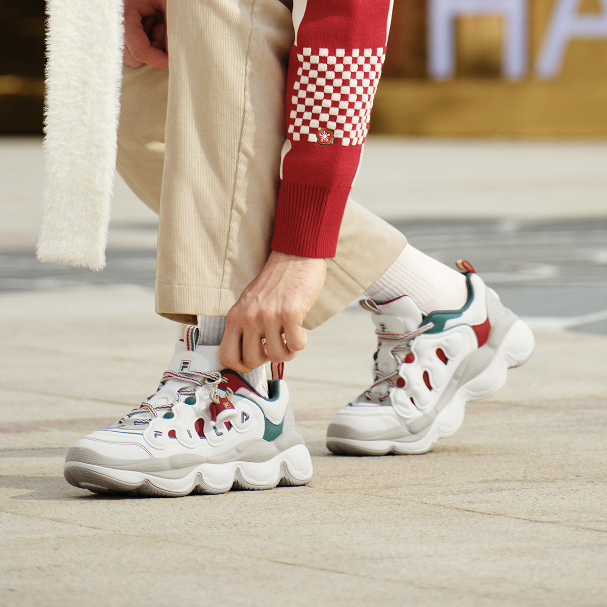 FILA 碗豆鞋丨情侣同款运动休闲鞋男女同款时尚低帮轻便通勤摩登运动鞋