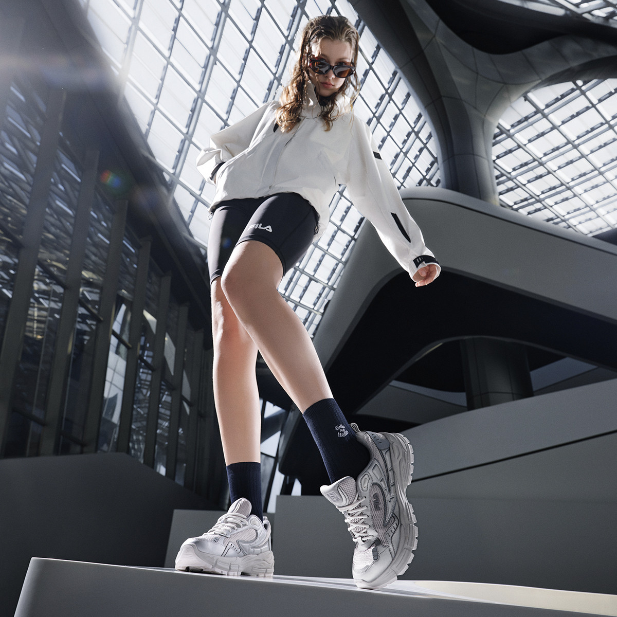 FILA ����Ь Ůʿ��Լ���Ͱ�ͨ�ڸ����˶�Ь 396Ԫ