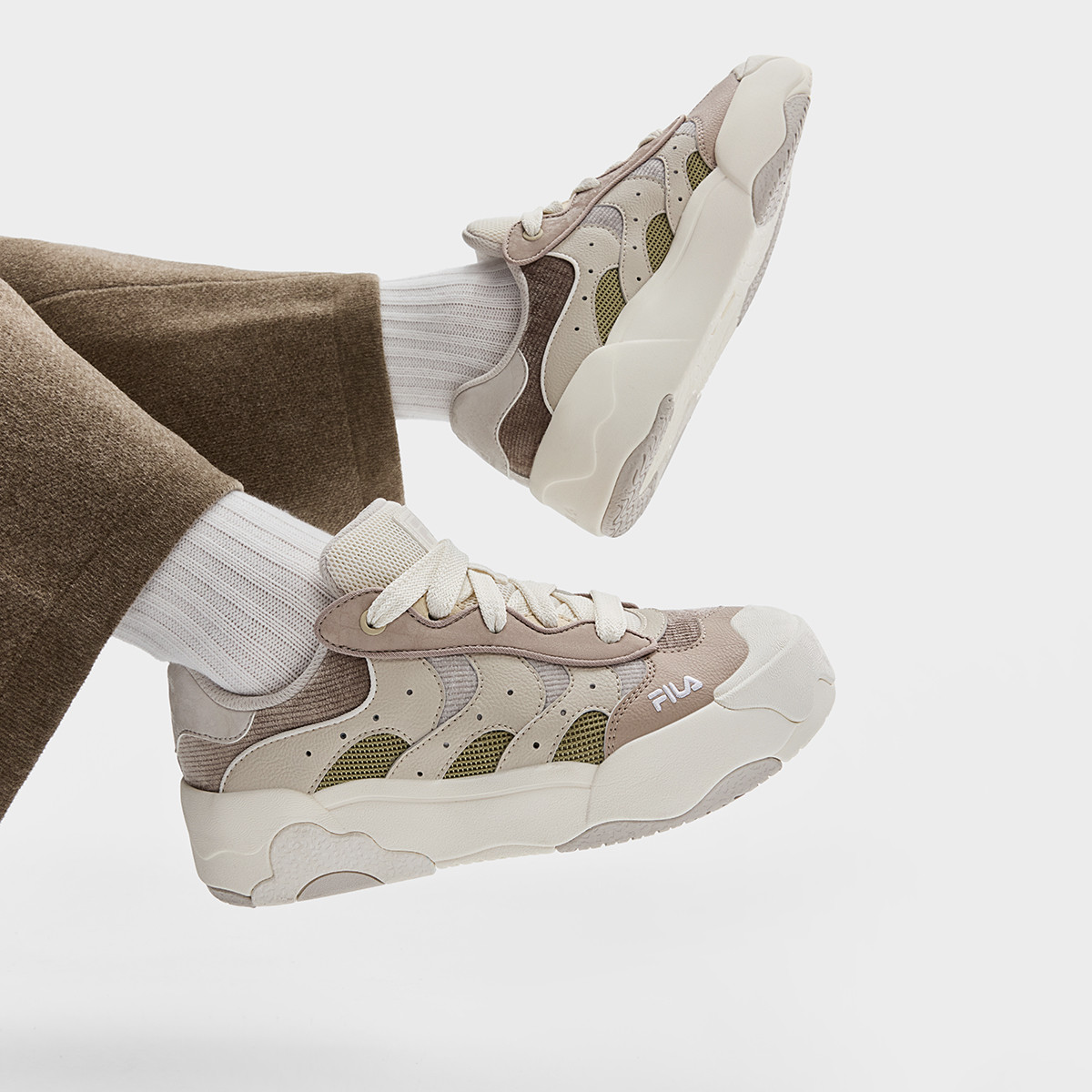 FILA ����Ь Ůʿ�Ͱ︴�Ű�Ь ʱ��������ʰٴ� 367Ԫ