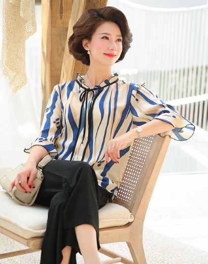 中老年女装阔太太t恤中年女士妈妈春装洋气打底衫高贵