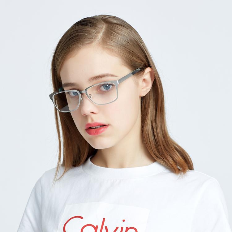 Calvin Klein 新款轻奢大牌男女款休闲个性百搭出行必备光学镜架 In Gray