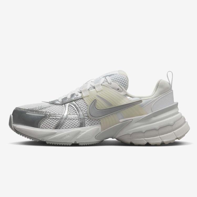 Nike V2k Run 复古经典 轻盈透气 女子板鞋 In Gray