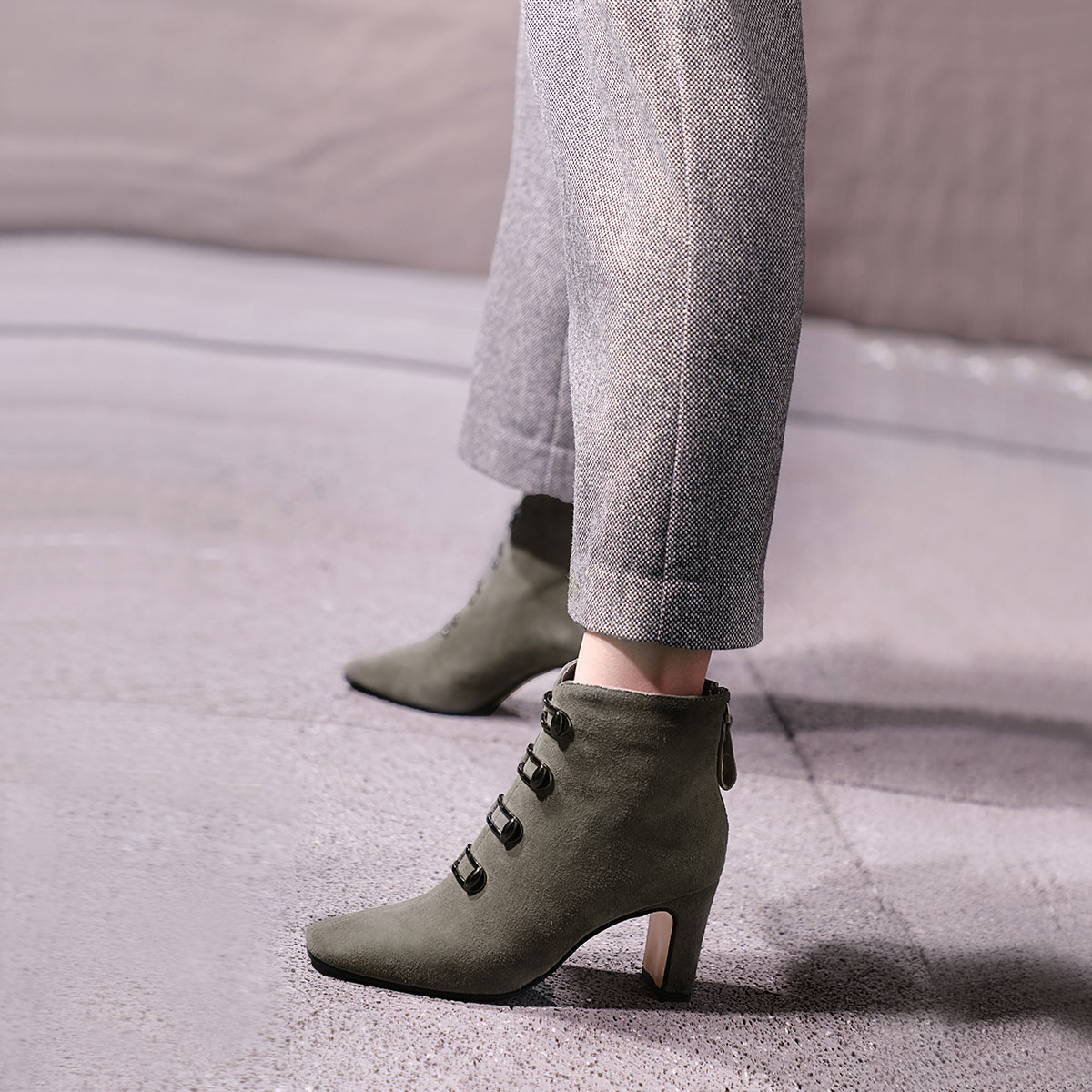 姝菲冬季女鞋短靴新款【羊反绒】欧美金属扣饰【保暖绒里】女靴短靴加