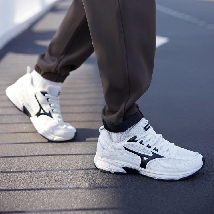 Mizuno 【超级热卖】轻量缓震网面透气男女跑步鞋运动鞋speed In White