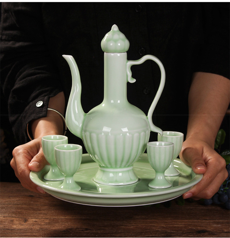 青瓷小酒壶仿古婚庆酒具陶瓷分酒器复古黄酒壶家用白酒酒壶