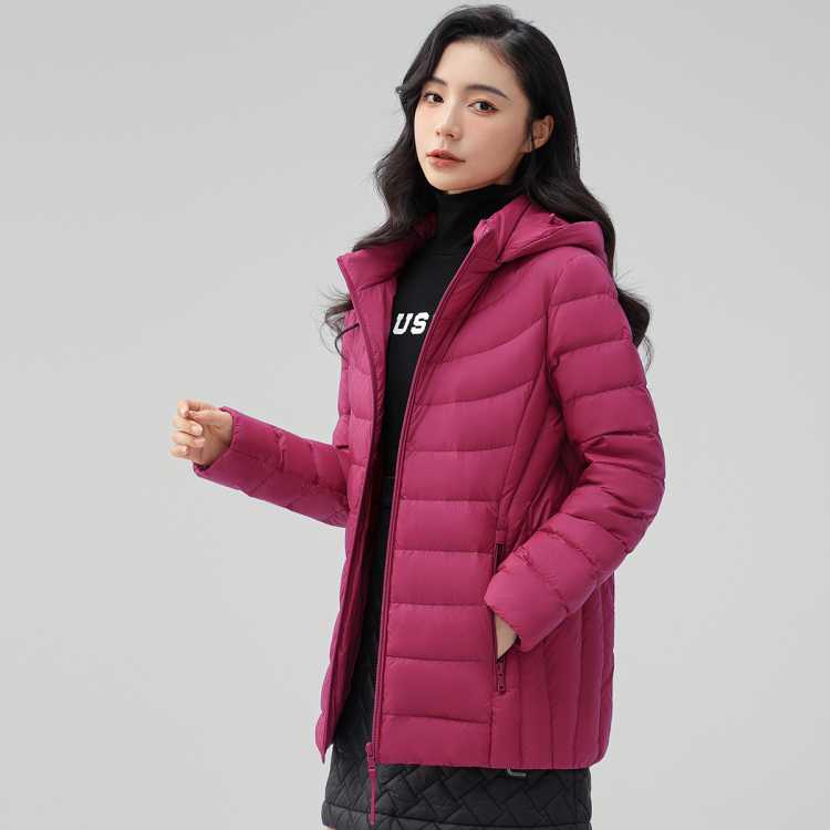 鸭鸭 春秋保暖轻薄连帽羽绒服女百搭休闲舒适短款女式羽绒服