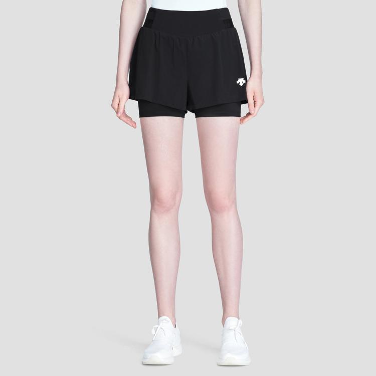 Descente 迪桑特女子运动训练二合一带内衬打底透气运动短裤 In Black