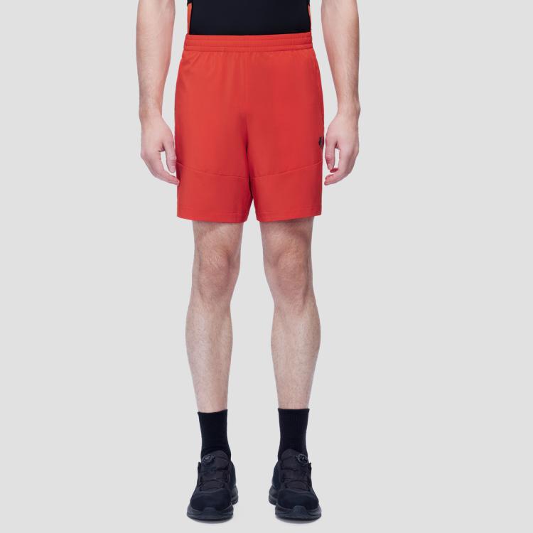 Descente 迪桑特training系列男子运动训练轻量透气梭织运动短裤 In Red