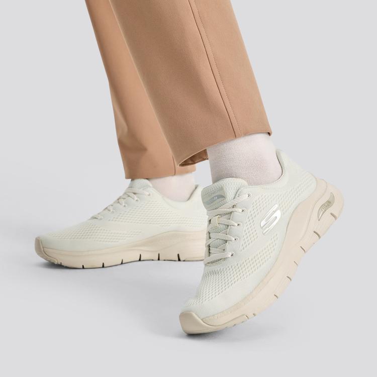 斯凯奇 【足弓支撑科技】高回弹女鞋运动鞋跑步鞋健步鞋女缓震春夏