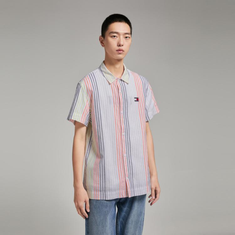 Tommy Hilfiger Tommy Jeans 男装棉亚麻混纺透气简约刺绣拼色条纹短袖衬衫15926 In Multi